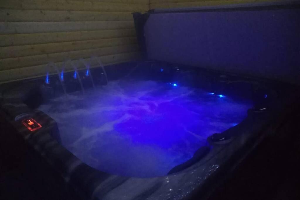 The Cottage - Hot Tub - Nr Glasgow - Self Check-In كوتبريدج المظهر الخارجي الصورة