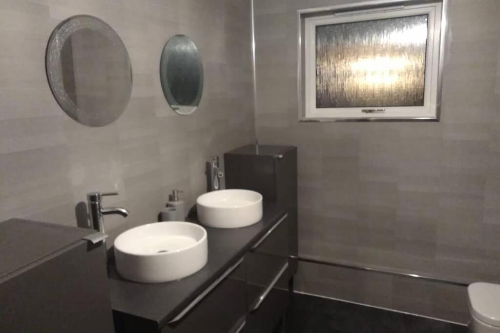 The Cottage - Hot Tub - Nr Glasgow - Self Check-In كوتبريدج المظهر الخارجي الصورة